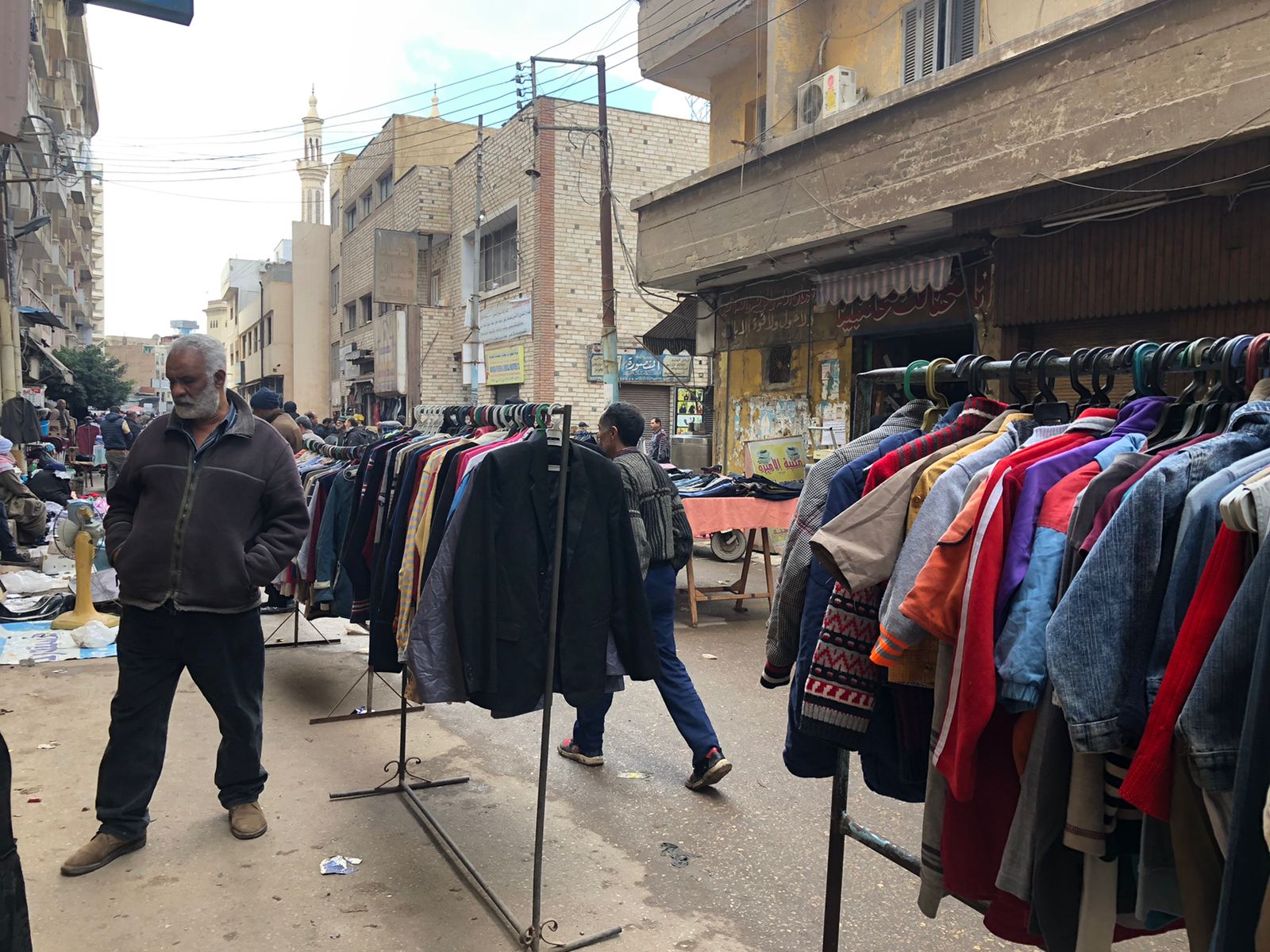 الملابس المستعملة في ميدان الشيخ حسانين (4)
