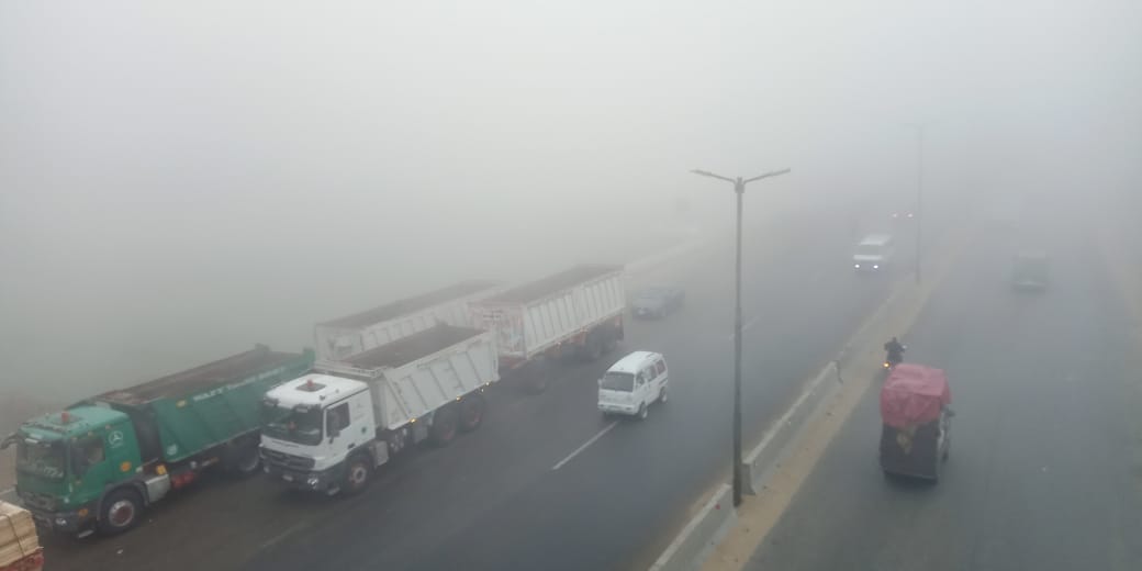 جانب من غلق الطريق جانب من غلق الطريق