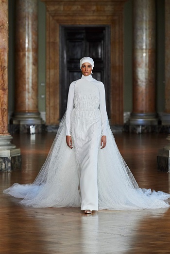 إطلالة العروس مأخوذة من عرض انطونيو غريمالدي للأزياء الراقية موسم ربيع 2022