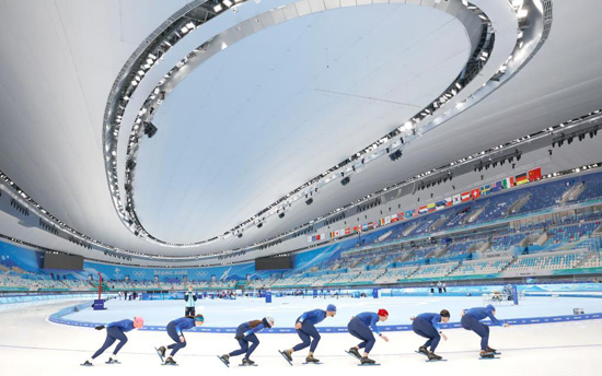 المركز البيضاوي الوطني للتزلج السريع في بكين