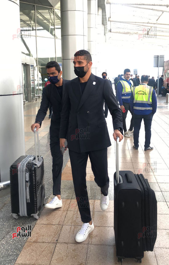 بعثة الأهلى تصل مطار القاهرة (10)
