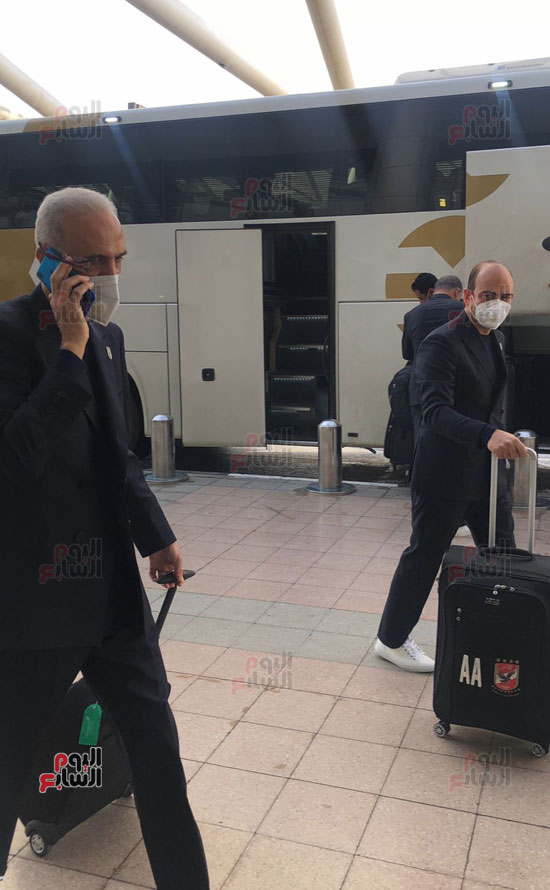بعثة الأهلى تصل مطار القاهرة (7)