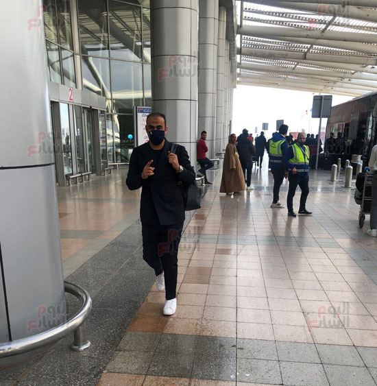 بعثة الأهلى تصل مطار القاهرة (9)