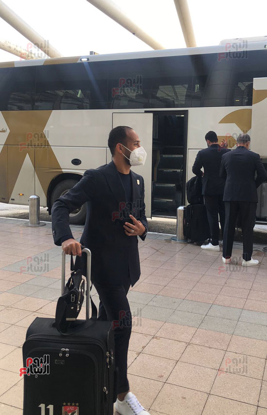 بعثة الأهلى تصل مطار القاهرة (11)