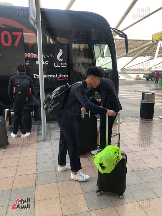 بعثة الأهلى تصل مطار القاهرة (18)