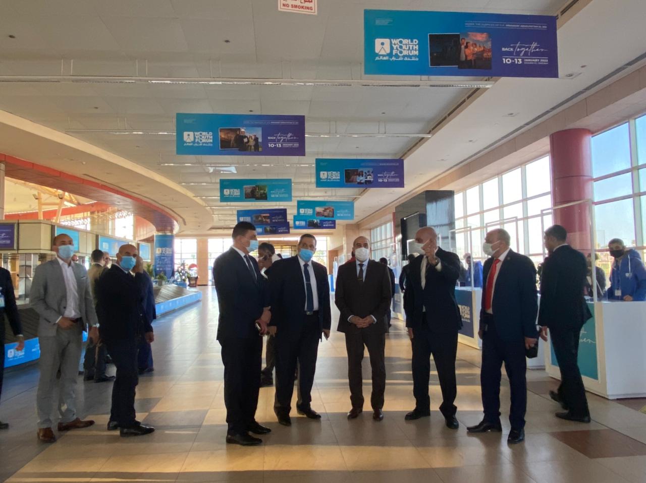 وزير الطيران يتفقد استعدادات مطار شرم الشيخ (2)