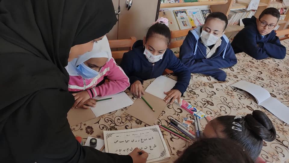ورشة تعليم الخط العربي للأطفال بالأقصر