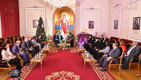 رئيس الوزراء بالكاتدرائية لتهنئة البابا تواضروس الثانى بعيد الميلاد  (10)