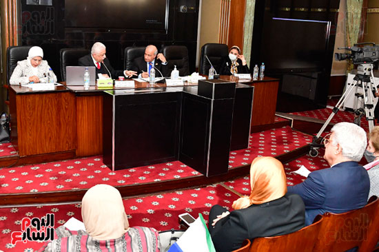 اجتماع لجنة التعليم والبحث العلمي برئاسة الدكتور سامي هاشم (1)