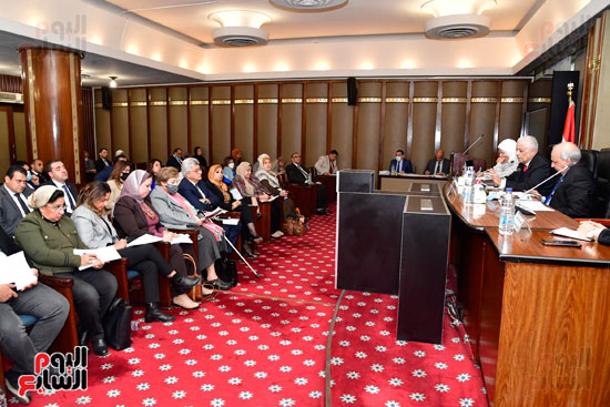 اجتماع لجنة التعليم والبحث العلمي برئاسة الدكتور سامي هاشم (2)