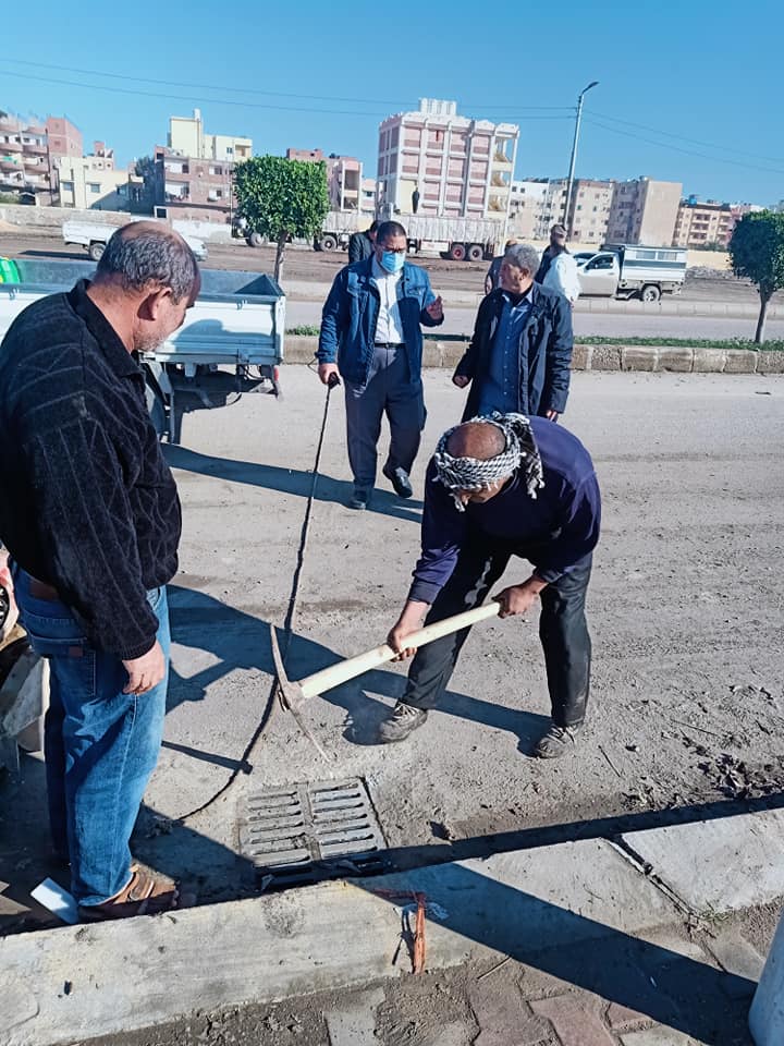 رفع مناسيب صفايات المطر ببلطيم