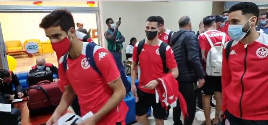 وصول منتخب تونس إلى الكاميرون (4)