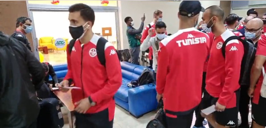 وصول منتخب تونس إلى الكاميرون (3)