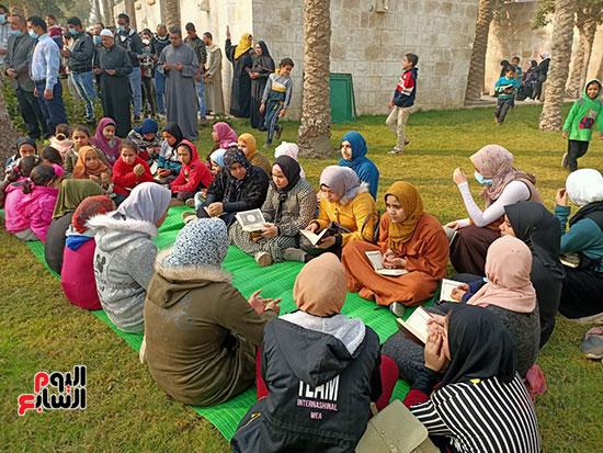 أطفال أبو رقبة بالمنوفية ينظمون مقرأة لقراءة القرآن (5)