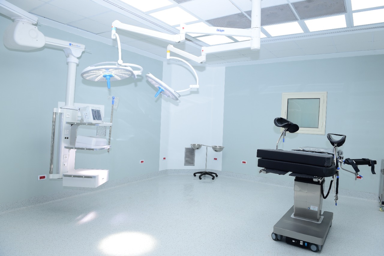 وصول أجهزة طبية حديثة لتركبيها بمستشفيات جامعة سوهاج (9)