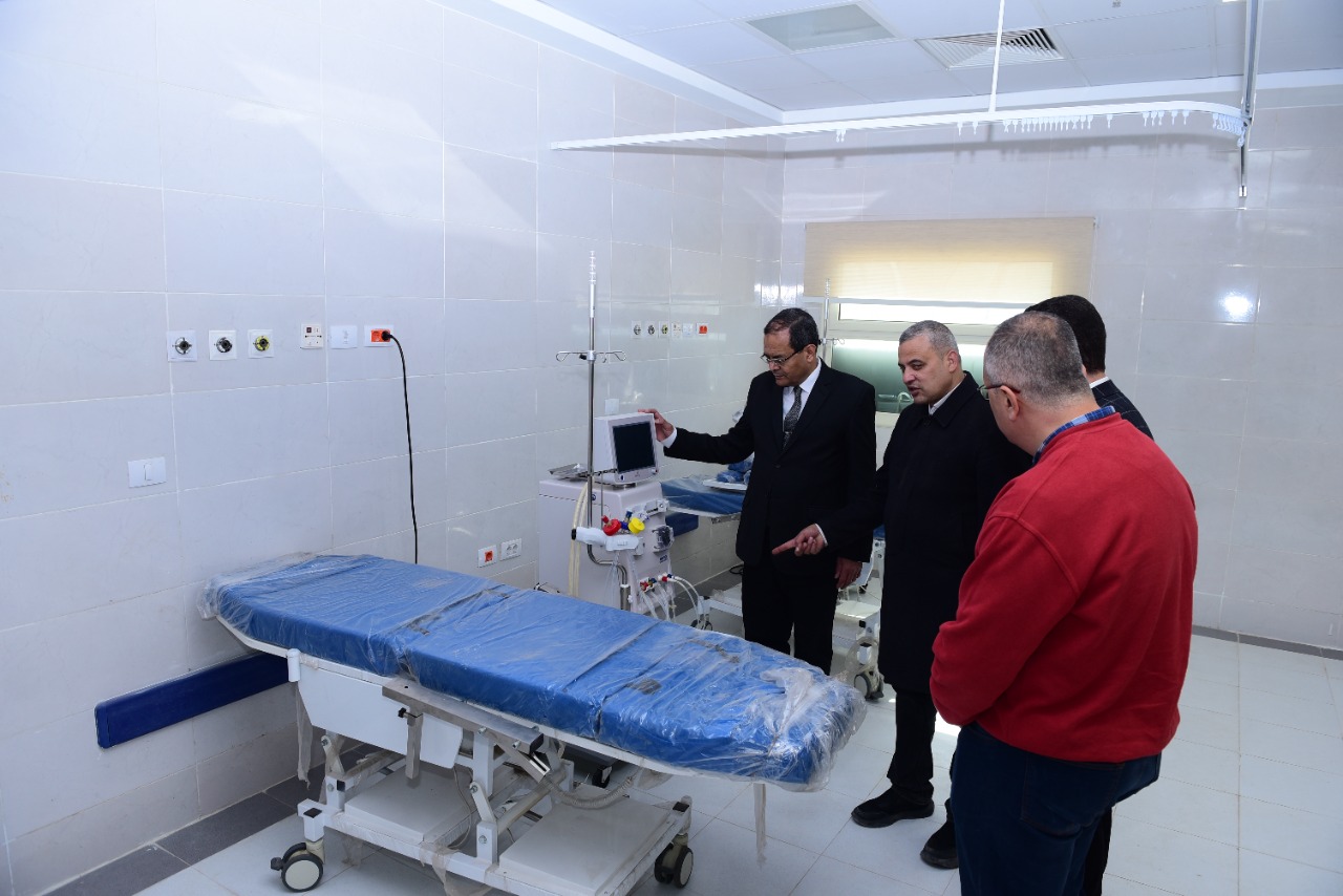 وصول أجهزة طبية حديثة لتركبيها بمستشفيات جامعة سوهاج (5)