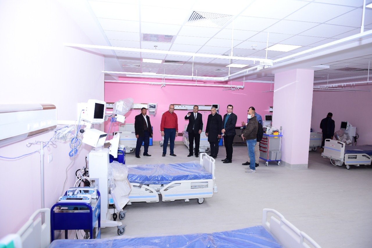 وصول أجهزة طبية حديثة لتركبيها بمستشفيات جامعة سوهاج (11)