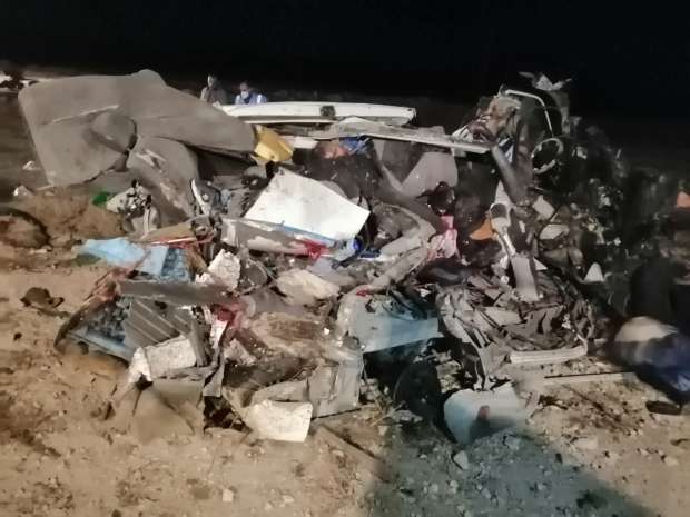 صور لحادث تصادم مروع بين سيارة ميكروباص وأتوبيس نقل عام، (7)