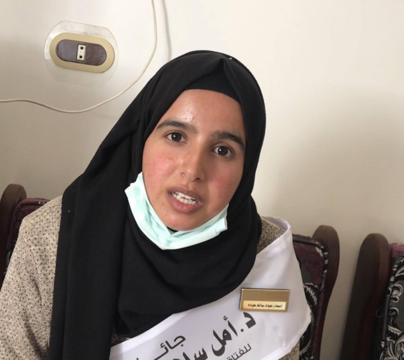 حكاية 3 فتيات متميزات بشمال سيناء.. هاجر تتحدث العربية بطلاقة وتخطط لمساعدة  البنت البدوية على التعليم.. وأسماء عاشت بعيدا عن أسرتها لتتعلم وخلال  الإجازة تعلم أطفال قريتها.. وإسراء واجهت التنمر بالعمل.. صور -