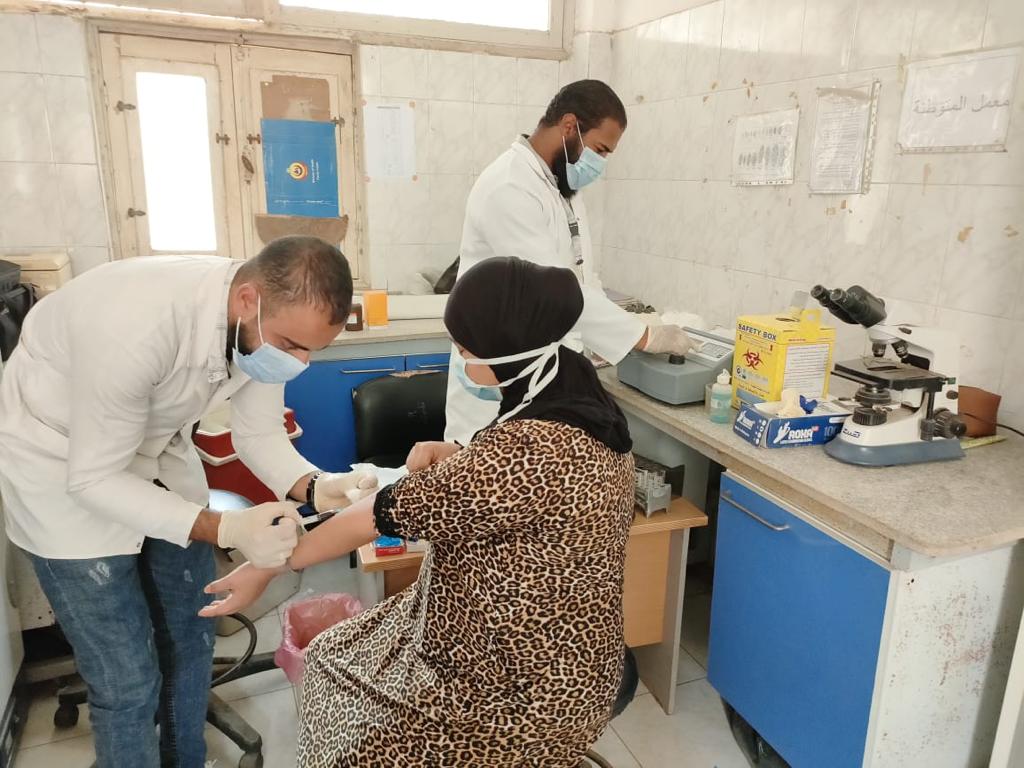 قافلة طبية بقرية كوم اللوفي بمركز سمالوط المنيا (6)