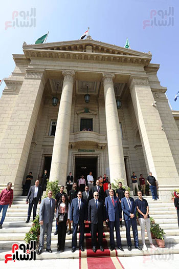 جولة رئيس جامعة القاهرة (16)