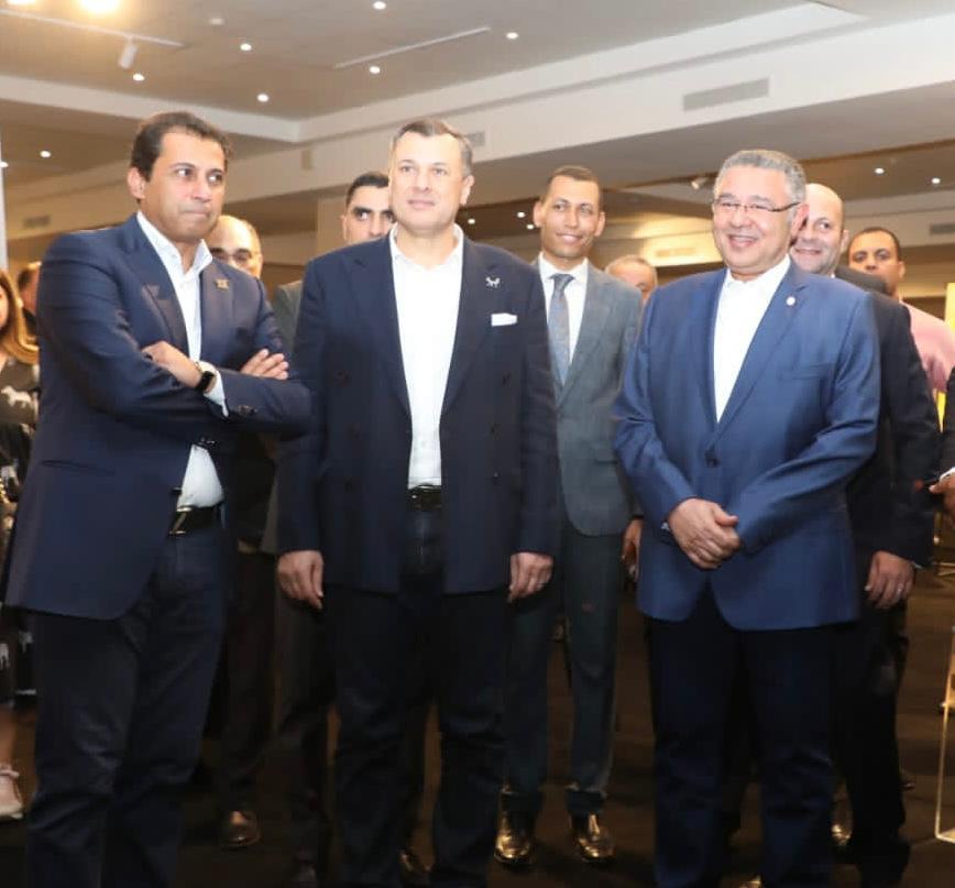 الوزير والمحافظ