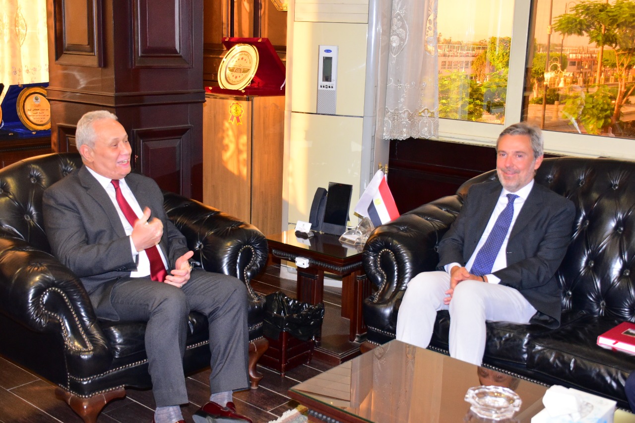 محافظ الأقصر يلتقى بالسفير الإيطالي بمصر لبحث سبل التعاون
