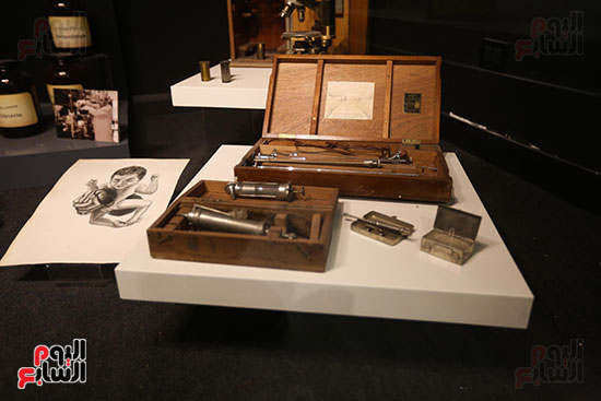 أدوات طبية قديمة ضمن مقتنيات المتحف
