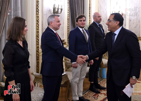 مدبولى يلتقى نيكو بوبيسكو نائب رئيس الوزراء بجمهورية مولدوفا (5)