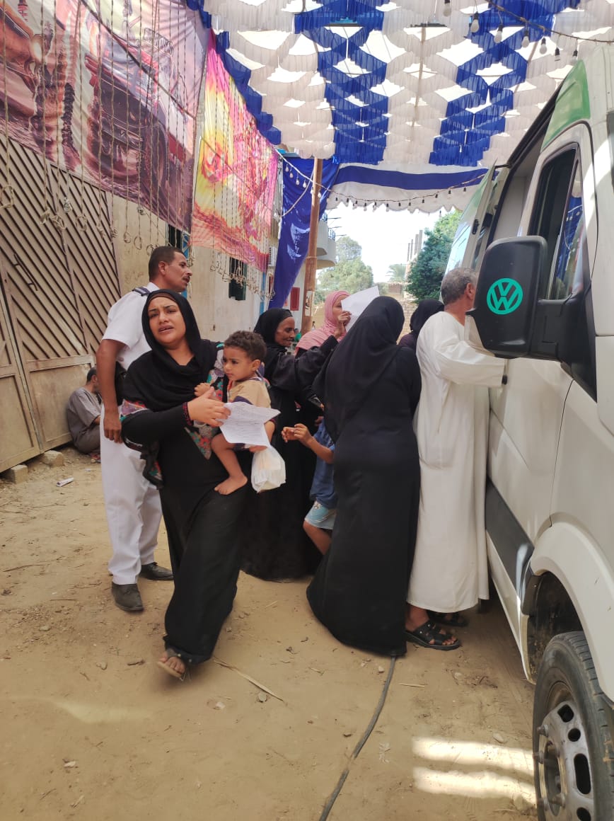 الخدمات الطبية لـ1500 حالة ضمن قافلة بقرية البغدادي بقافلة طب الأقصر