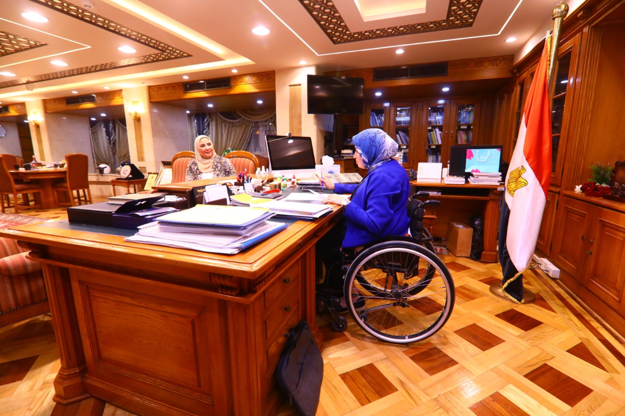 هبة تتقلد منصب وزيرة التضامن الاجتماعى لمدة يوم (1)