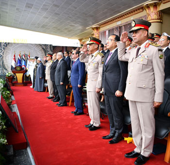 الرئيس السيسى خلال الاحتفال بتخريج دفعات جديدة من الكليات العسكرية (18)