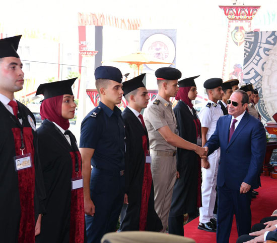 الرئيس السيسى خلال الاحتفال بتخريج دفعات جديدة من الكليات العسكرية (3)
