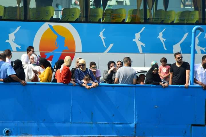 جانب من توافد المواطنين إلى مدينة بورفؤاد السياحية