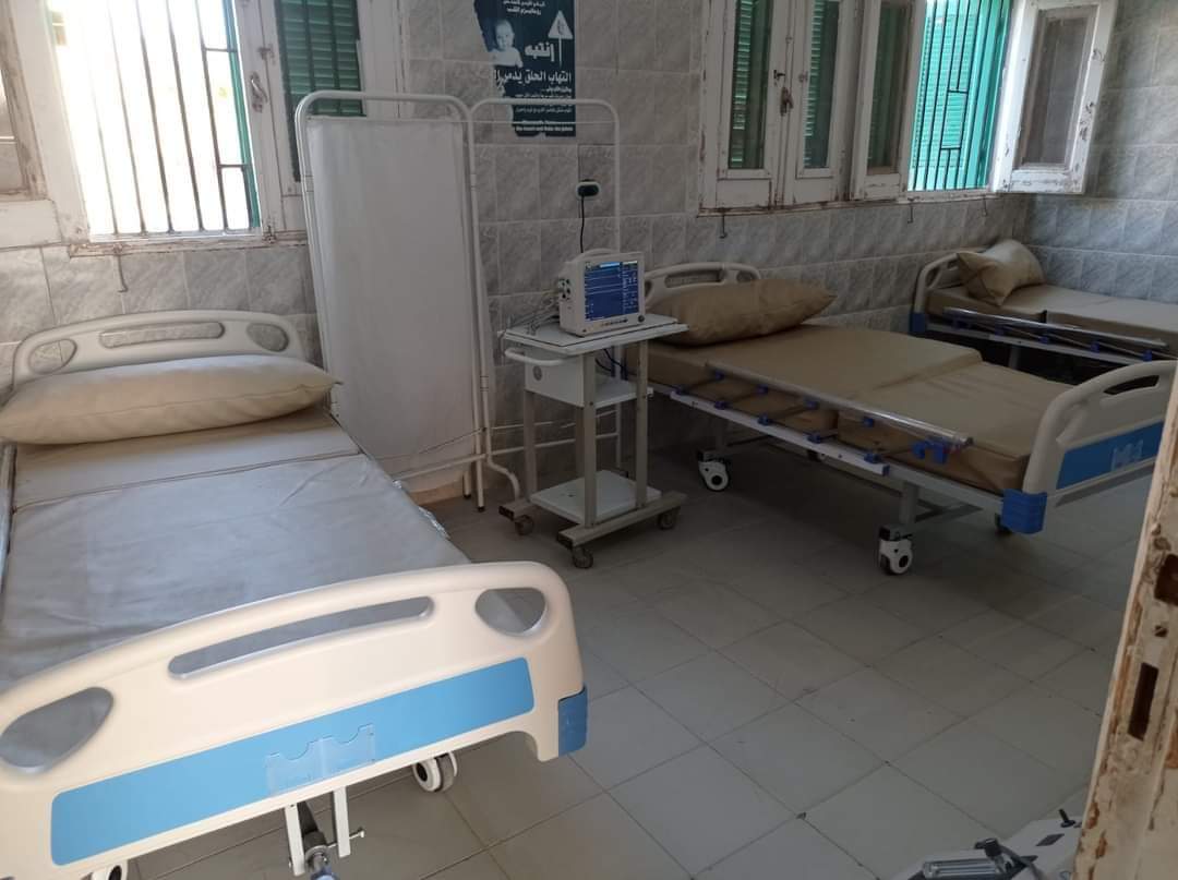 وصول 58 سريرا طبيا جديدا لدعم مستشفى الفرافرة المركزى