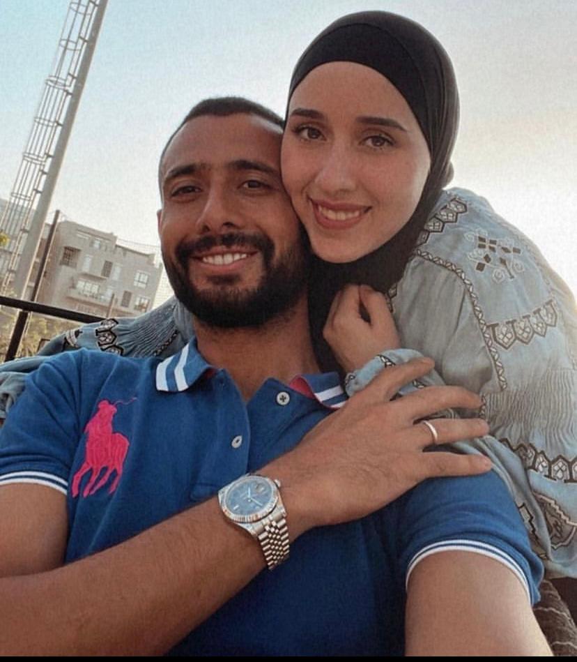 أحمد عادل عبد المنعم و زوجته
