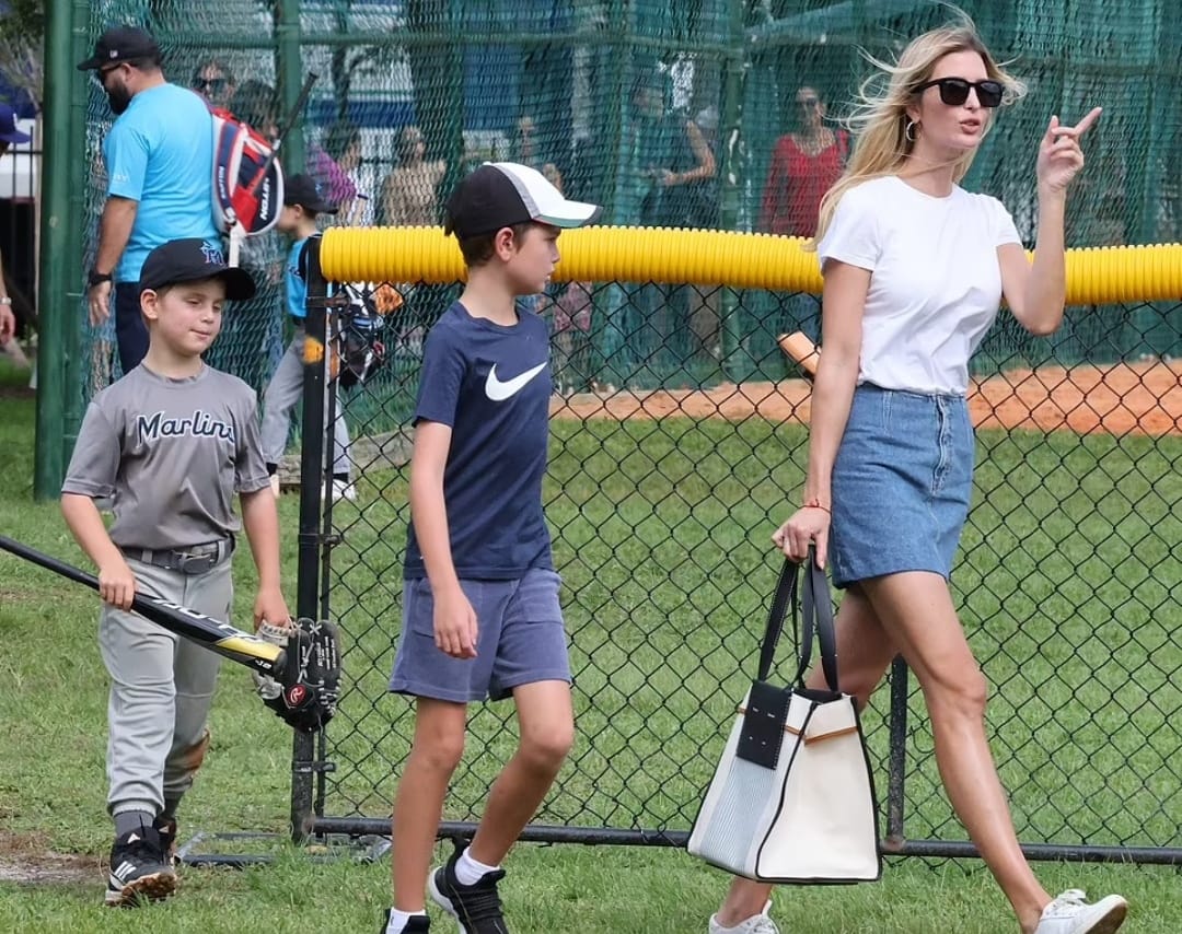 ايفانكا تصطحب ابنها لتدريب البيسبول