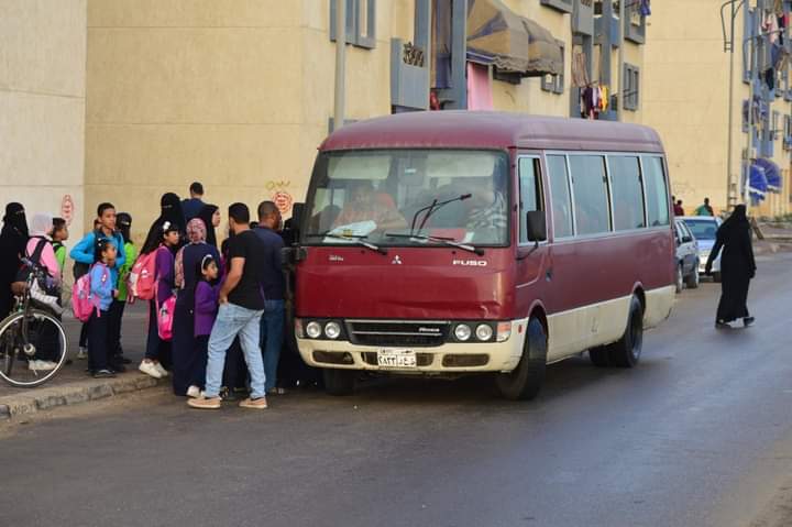 الدفع بسيارات لحى الفيروز لنقل الطلاب إلى مدينة بورفؤاد