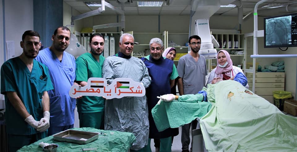 احتفاء فلسطيني بالوفد الطبي المصري