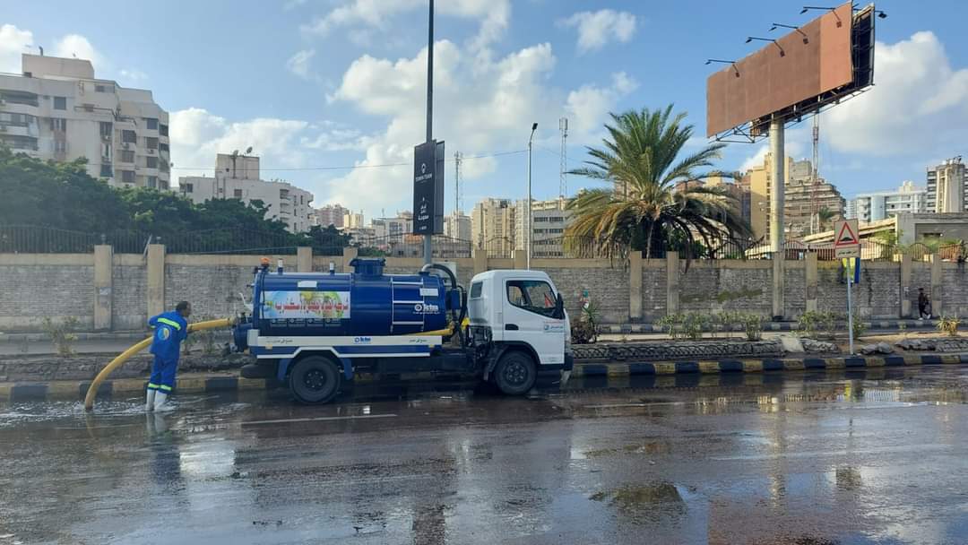 رفع مياه الأمطار من شوارع الإسكندرية (1)