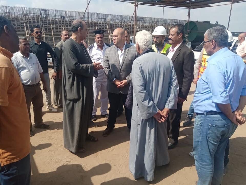 نائب محافظ الجيزة يلتقى مشايخ قرى أبوغالب ووردان