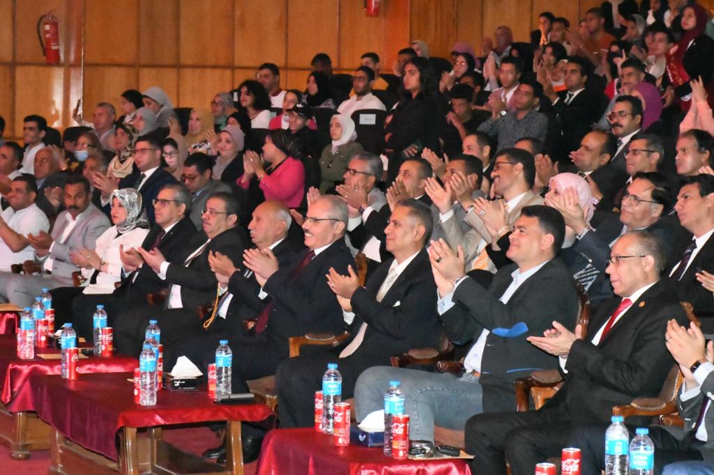 جانب من احتفالية جامعة قناة السويس باعياد أكتوبر (1)