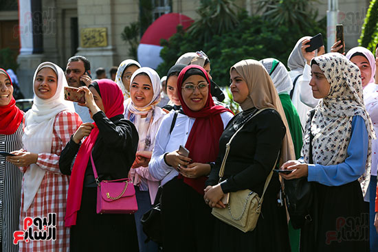طلبة وطالبات جامعة القاهرة (2)
