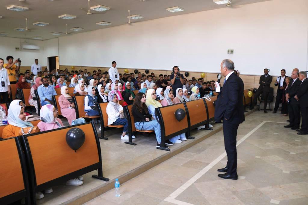 رئيس جامعة النهضة يتفقد الكليات في أول أيام الدراسة ويجرى حوارا مفتوحا مع الطلاب (3)