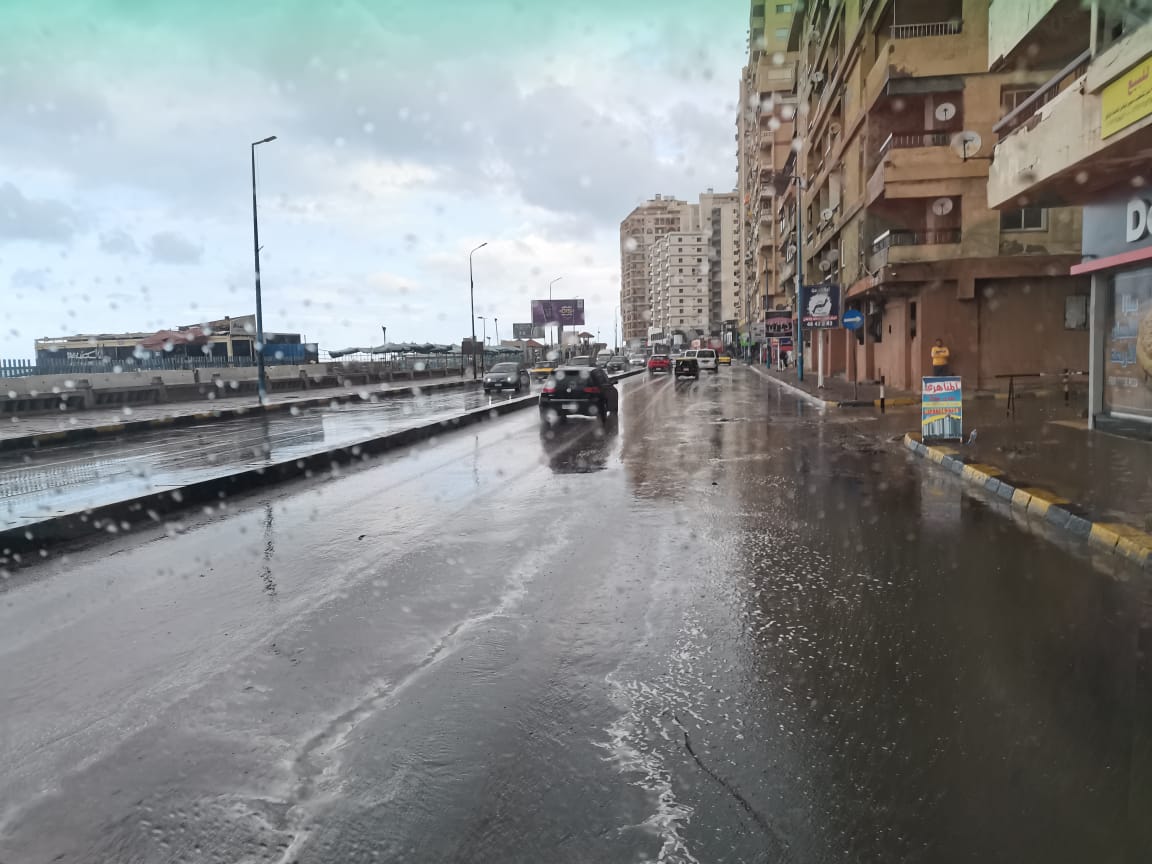 هطول أمطار علي مناطق متفرقة بالإسكندرية