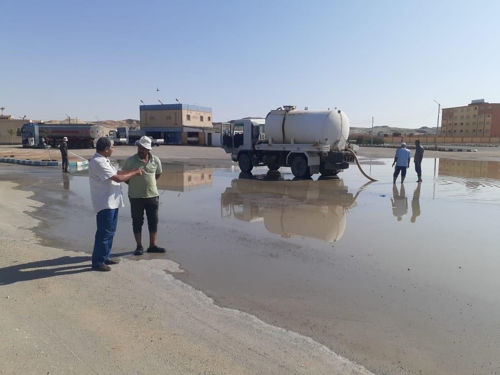 سحب تجمعات مياه الأمطار من شوارع مدينة الحسنة (2)