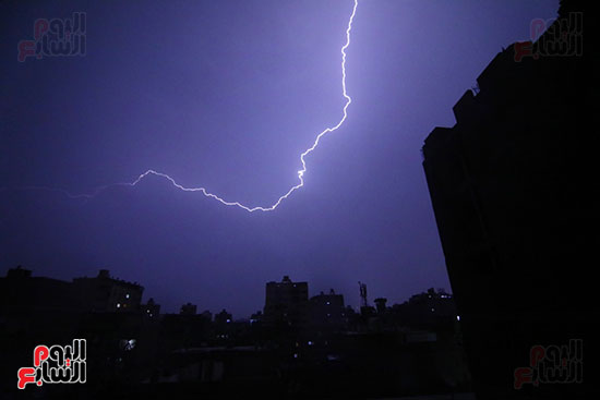 البرق فى سماء القاهرة