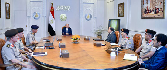السيد الرئيس عبد الفتاح السيسي  مع الفريق أول محمد زكي وزير الدفاع والإنتاج الحربي