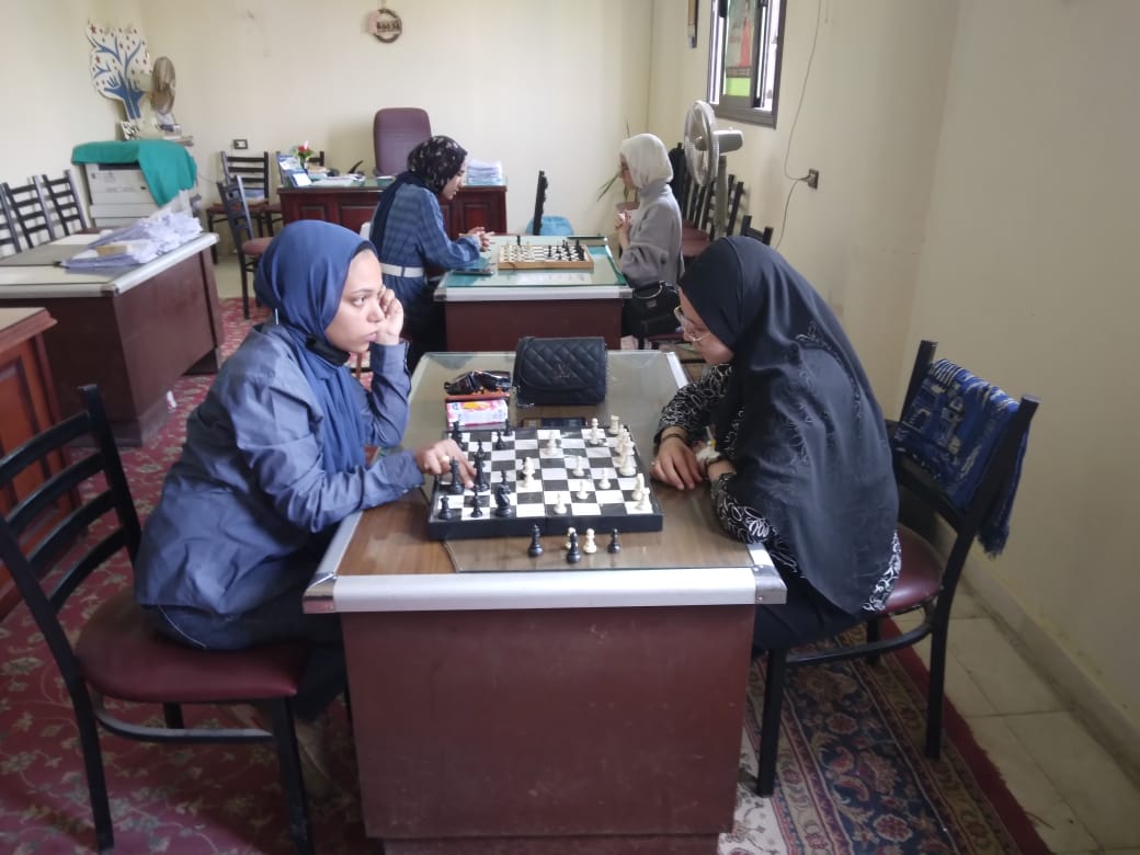 انطلاق دوري الشطرنج على مستوى الكليات بجامعة بنها (1)