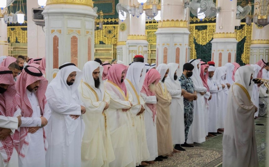 صلاة الجمعة في المسجد النبوي